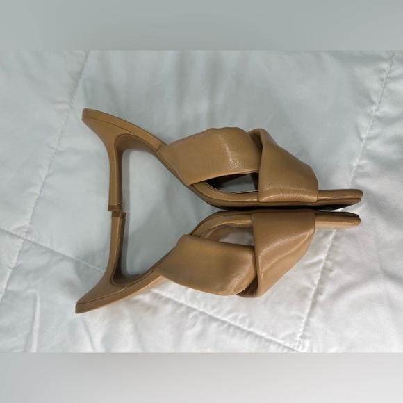 Anne Michelle Camel Heeled Sandals size 7.5 - Picture 5 of 10